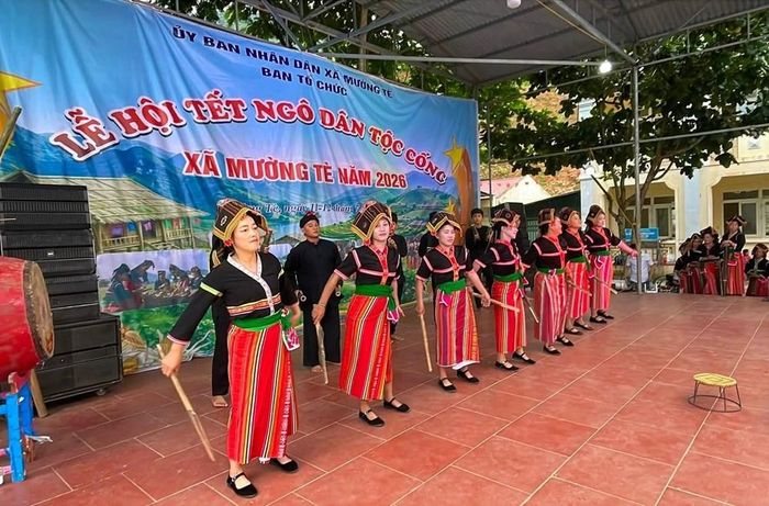 Lễ hội không chỉ là hoạt động tín ngưỡng dân gian mà còn là ngày hội văn hóa cộng đồng
