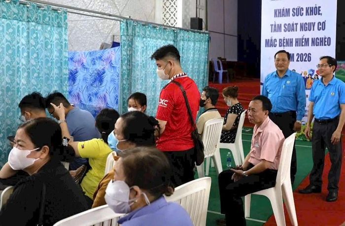 Công đoàn An Giang phối hợp khám sức khỏe miễn phí cho đoàn viên, người lao động