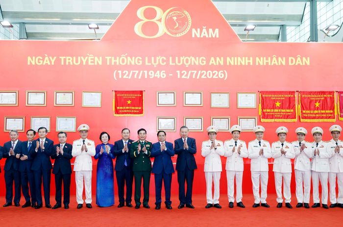 Tổng Bí thư, Chủ tịch nước Tô Lâm cùng các đồng chí lãnh đạo, nguyên lãnh đạo Đảng, Nhà nước đến dự Lễ kỷ niệm 80 năm Ngày truyền thống lực lượng An ninh nhân dân (12/7/1946-12/7/2026)