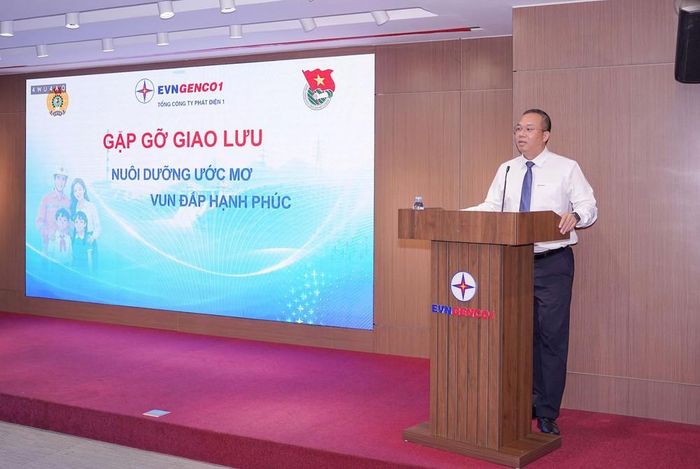 Đồng chí Lê Hải Đăng - Phó Bí thư Đảng ủy, Tổng giám đốc EVNGENCO1 phát biểu tại buổi lễ