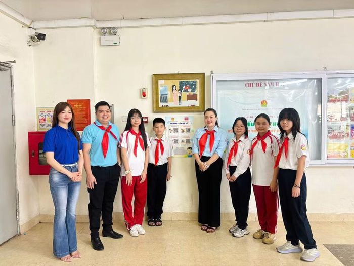 Thầy giáo Hoàng Đức Mạnh khẳng định vai trò của nhà trường trong việc nâng cao nhận thức sử dụng mạng xã hội cho học sinh. (Ảnh nhân vật cung cấp)