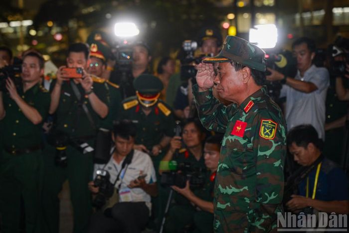 Thiếu tướng Phạm Văn Tỵ, Trưởng đoàn công tác báo cáo đã hoàn thành nhiệm vụ được giao.