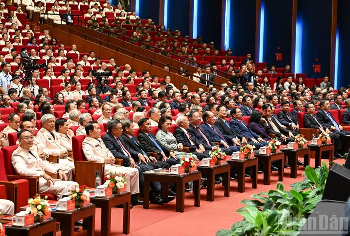 Các đồng chí lãnh đạo, nguyên lãnh đạo Đảng, Nhà nước dự Lễ kỷ niệm 80 năm Ngày truyền thống lực lượng An ninh nhân dân (12/7/1946-12/7/2026) và đón nhận Huân chương Sao Vàng.