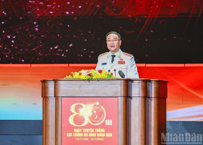Thượng tướng Phạm Thế Tùng, Thứ trưởng Công an trình bày diễn văn tại lễ kỷ niệm.