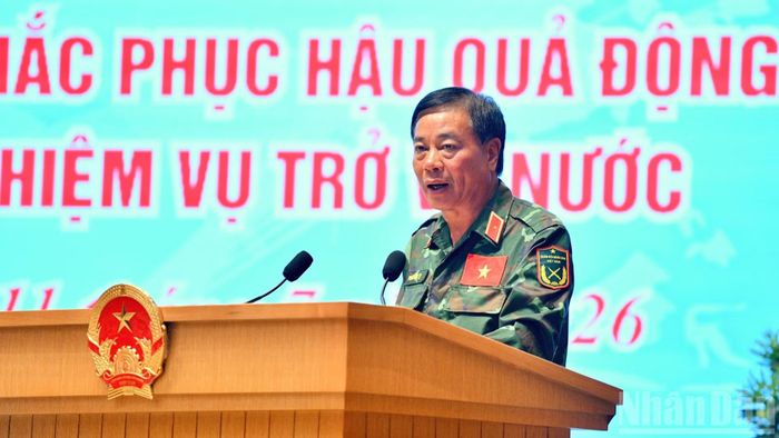 Thiếu tướng Phạm Văn Tỵ, Phó Cục trưởng Cục Cứu hộ-Cứu nạn (Bộ Tổng Tham mưu, Quân đội nhân dân Việt Nam). Trưởng đoàn công tác của đoàn Quân đội nhân dân Việt Nam phát biểu ý kiến tại buổi lễ. (Ảnh: Thanh Giang)