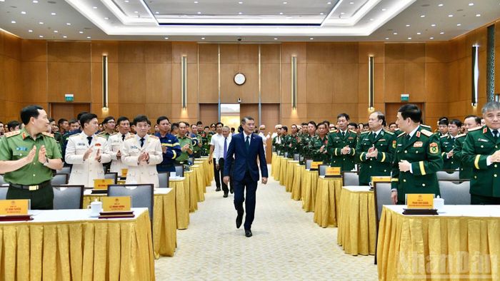 Thủ tướng Chính phủ Lê Minh Hưng tới dự Lễ tuyên dương Đoàn công tác Quân đội nhân dân Việt Nam và Công an nhân dân Việt Nam hỗ trợ Venezuela khắc phục hậu quả động đất hoàn thành nhiệm vụ trở về nước. (Ảnh: Thanh Giang)