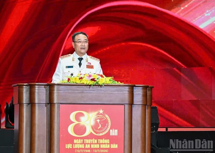 Thượng tướng Phạm Thế Tùng, Ủy viên Trung ương Đảng, Thứ trưởng Công an, Thủ trưởng Cơ quan An ninh điều tra đọc diễn văn tại Lễ kỷ niệm. (Ảnh: Duy Linh)