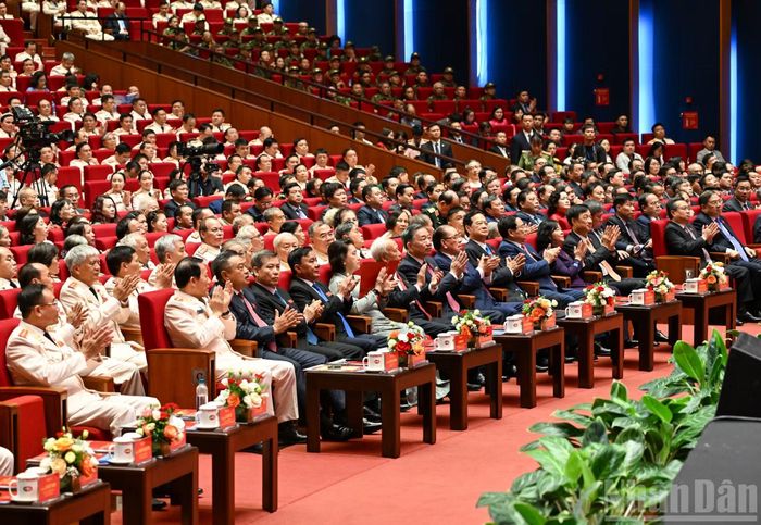 Tổng Bí thư, Chủ tịch nước Tô Lâm, các đồng chí lãnh đạo, nguyên lãnh đạo Đảng, Nhà nước và các đại biểu dự Lễ kỷ niệm 80 năm Ngày truyền thống lực lượng An ninh nhân dân (12/7/1946-12/7/2026) và đón nhận Huân chương Sao Vàng.
