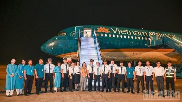 Việc tiếp tục thực hiện chuyến bay đón đoàn công tác trở về nước khẳng định vai trò của Hãng hàng không quốc gia trong việc bảo đảm các nhiệm vụ vận tải hàng không đặc biệt, góp phần thực hiện các nhiệm vụ đối ngoại của Đảng, Nhà nước, Chính phủ đồng thời lan tỏa hình ảnh một Việt Nam trách nhiệm, nhân văn và sẵn sàng chung tay với cộng đồng quốc tế.