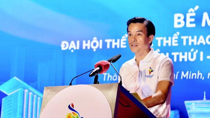 Ông Nguyễn Nam Nhân, Phó Giám đốc Sở Văn hóa và Thể thao Thành phố Hồ Chí Minh phát biểu.