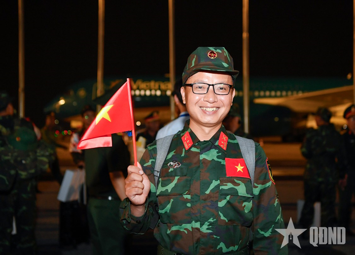 Trung tá Lâm Mạnh Toàn, phóng viên Báo Quân đội nhân dân, thành viên đoàn Việt Nam tham gia khắc phục hậu quả động đất tại Venezuela.