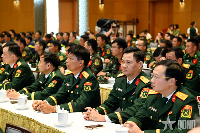 Các đại biểu tham dự buổi lễ. 