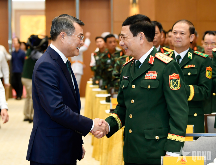 Thủ tướng Lê Minh Hưng và Đại tướng Phan Văn Giang tại buổi lễ. 