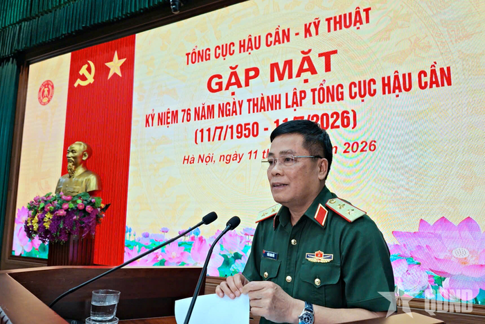 Trung tướng Trần Minh Đức, Chủ nhiệm Tổng cục Hậu cần-Kỹ thuật phát biểu tại buổi gặp mặt.