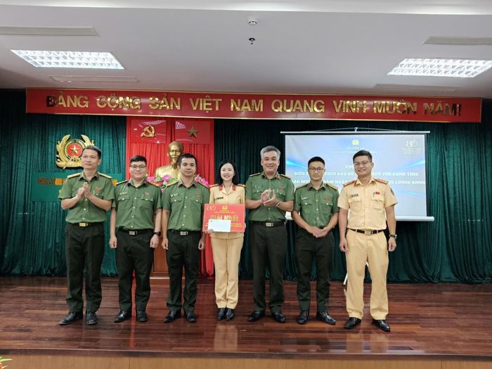 BTC trao giải nhất cho liên quân các Phòng An ninh điều tra - Cảnh sát giao thông- An ninh mạng và phòng, chống tội phạm công nghệ cao.