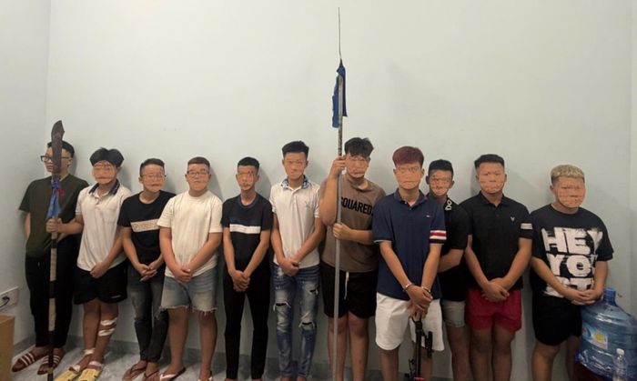 Hai nhóm TTN sử dụng hung khí gây rối, đánh nhau tại địa bàn tỉnh Gia Lai bị cơ quan Công an tạm giữ.