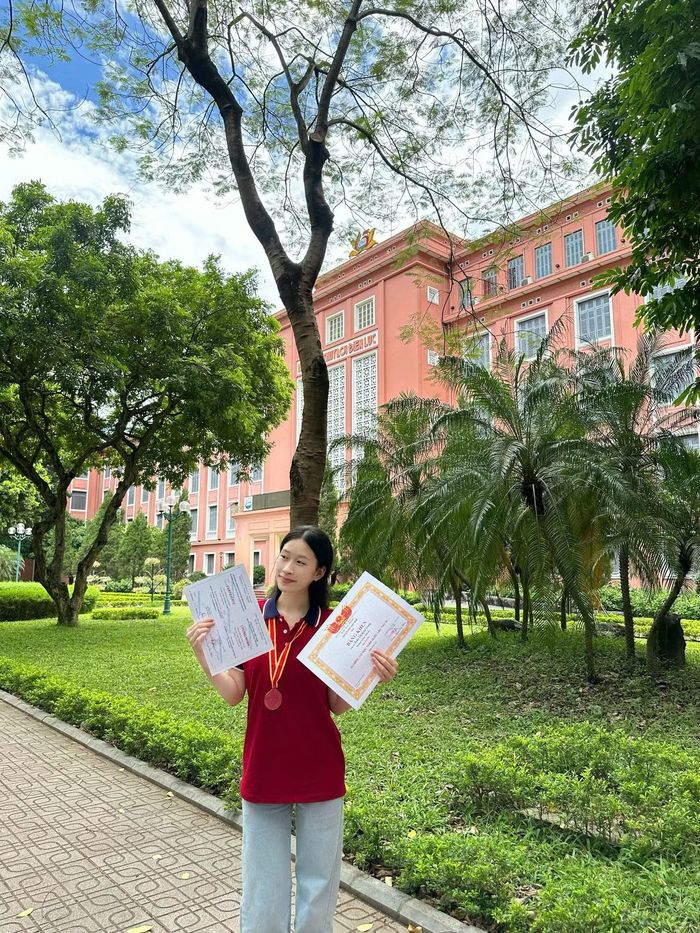 Kiều Trang nhận giải Ba Olympic Thủy lực toàn quốc, năm học 2025 - 2026.