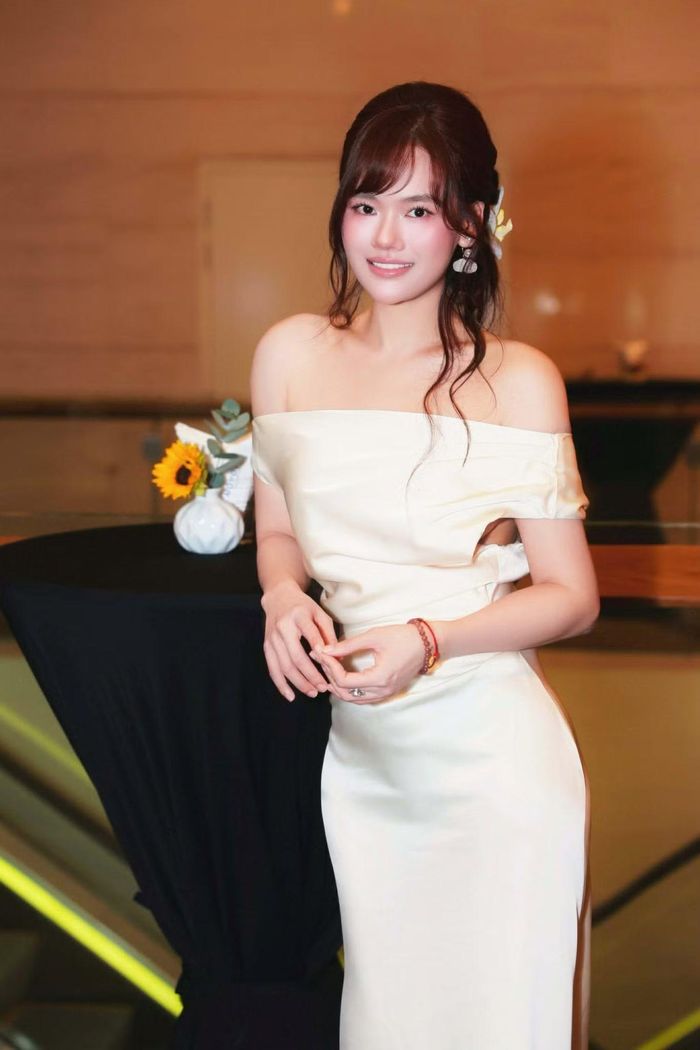  Không chạy theo số lượng người theo dõi hay các xu hướng ồn ào trên mạng xã hội, nhưng Hoàng Phương Thảo luôn được các thương hiệu xa xỉ tin tưởng lựa chọn. 