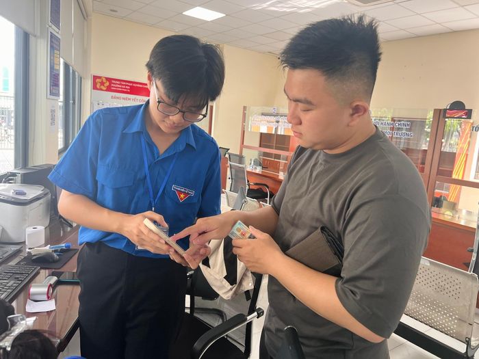  Người dân tới làm thủ tục hành chính công tại phường Bà Rịa 