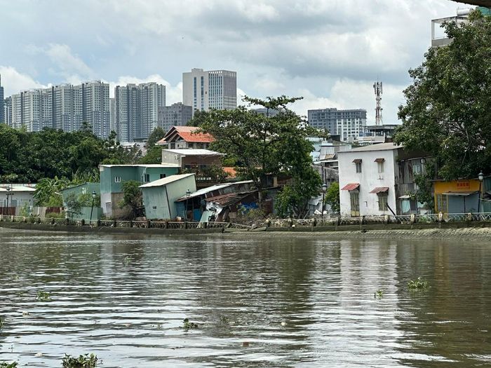  Khu vực sạt lở tại kênh Thanh Đa, phường Thạnh Mỹ Tây. Ảnh: THANH HIỀN 