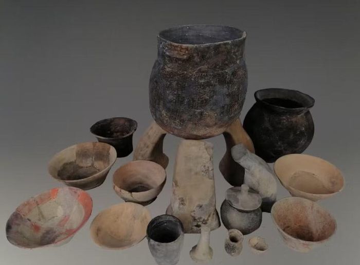 Khai quật địa điểm tế lễ, các mảnh ngọc và đá, đồ gốm và mặt nạ gốm chạm khắc tại Di tích thời tiền sử tỉnh Hà Bắc, hé lộ sự thật lịch sử thú vị. Ảnh: @China.org.