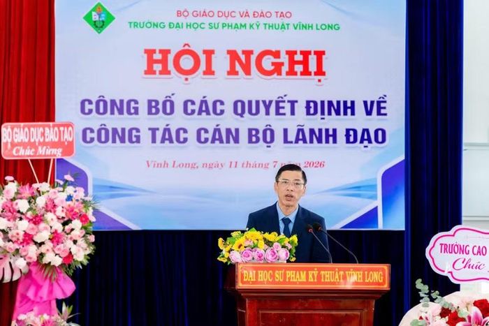 PGS.TS Nguyễn Thanh Tùng phát biểu nhận nhiệm vụ.