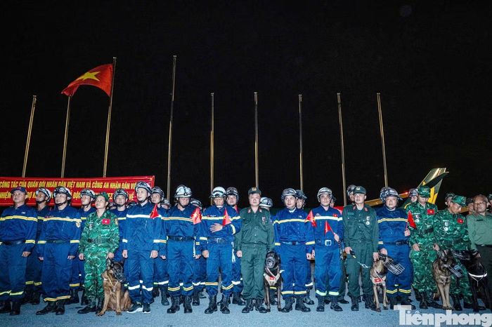 Sau 12 ngày làm nhiệm vụ, Đoàn cứu nạn, cứu hộ Việt Nam tìm kiếm 57 thi thể và bàn giao cho chính quyền địa phương.