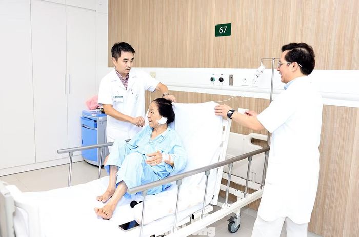  Ban Giám đốc Bệnh viện Bạch Mai đặt mục tiêu xây dựng cơ sở Ninh Bình trở thành bệnh viện hiện đại, chất lượng cao, từng bước khẳng định vị thế là trung tâm y tế hàng đầu khu vực. 
