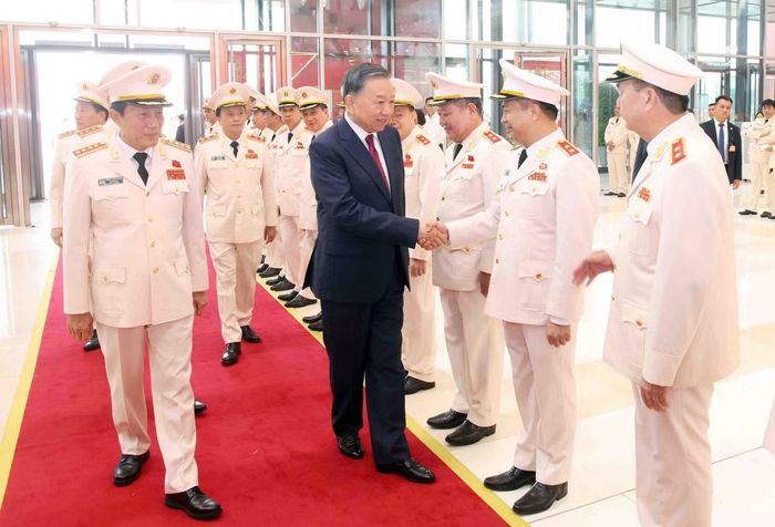 Đồng thời, khẳng định và làm sâu sắc hơn giá trị truyền thống anh hùng, vẻ vang, giáo dục lý tưởng cách mạng, hun đúc ý chí tự hào, tự tôn dân tộc, trách nhiệm của mỗi cán bộ, chiến sĩ an ninh trong sự nghiệp bảo vệ an ninh Tổ quốc.