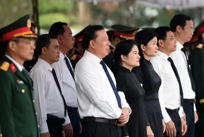 Lãnh đạo TP Đồng Nai trong lễ truy điệu, an táng các liệt sĩ