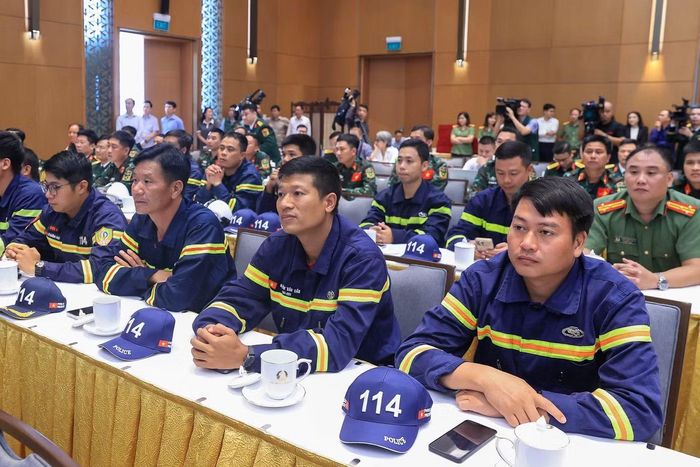 Cán bộ, chiến sĩ tại lễ tuyên dương. Ảnh: Đoàn Bắc