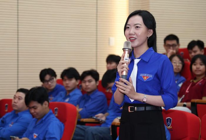 Xuất phát từ những cương vị công tác khác nhau, mỗi bạn trẻ đều mong muốn đóng góp cho thành phố bằng những việc làm cụ thể, thiết thực.