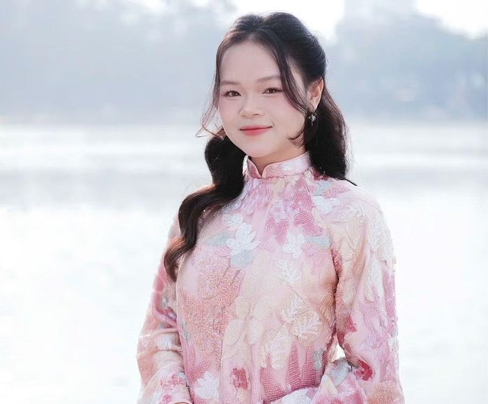 Hình ảnh đời thường của nữ thượng úy. Ảnh: NVCC