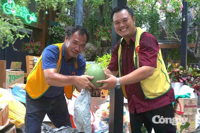 Những phần quà ý nghĩa gửi tặng người tham gia chương trình.