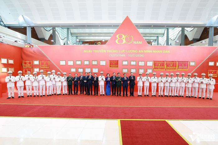 Tổng Bí thư, Chủ tịch nước Tô Lâm cùng các đại biểu chụp ảnh lưu niệm