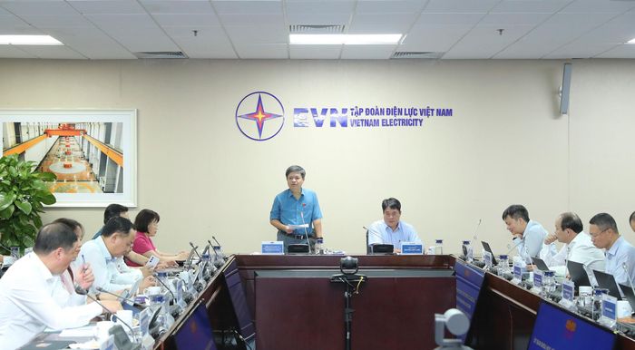 Ông Tạ Đình Thi – Phó Chủ nhiệm Ủy ban KHCN&amp;MT Quốc hội phát biểu kết luận buổi làm việc. Ảnh: Ng.Tuấn