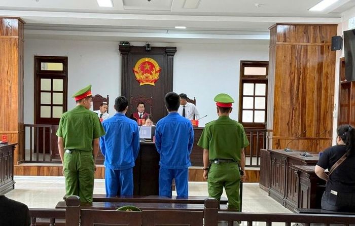  Quang cảnh phiên tòa.