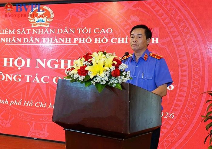  Các đồng chí Phó Viện trưởng VKSND TP Hồ Chí Minh phát biểu ý kiến tại hội nghị.