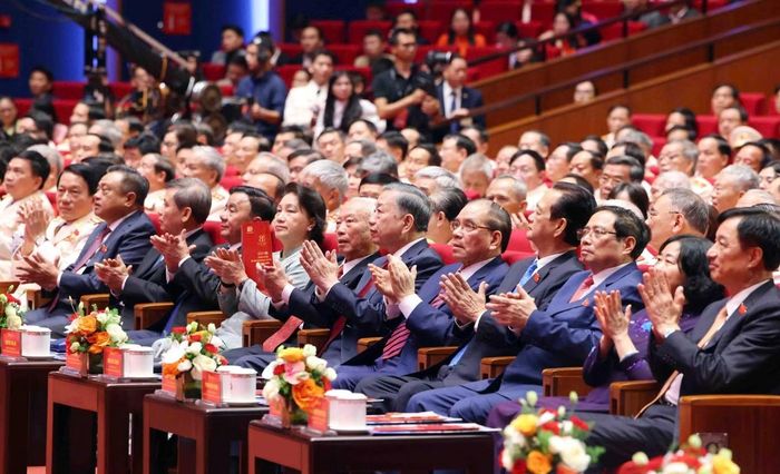 Các đồng chí lãnh đạo, nguyên lãnh đạo Đảng, Nhà nước dự Lễ kỷ niệm 80 năm Ngày truyền thống lực lượng An ninh nhân dân (12/7/1946-12/7/2026) và đón nhận Huân chương Sao Vàng.