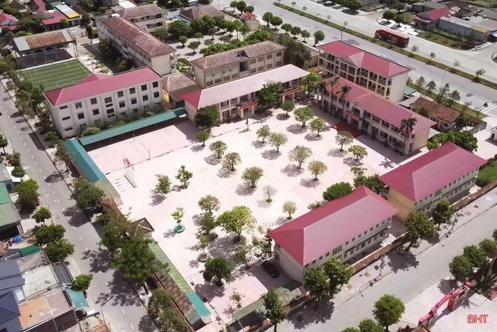 Những năm gần đây, học sinh của Trường THCS Kỳ Long tăng nhanh nhưng cơ sở vật chất chưa đáp ứng kịp.