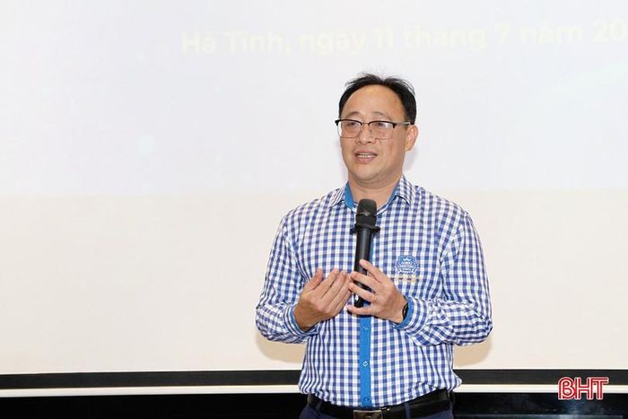 Thầy giáo Nguyễn Gia Việt - Tổng Hiệu trưởng Trường Albert Einstein, chia sẻ cam kết nâng cao chất lượng giáo dục và mở rộng cơ hội học tập quốc tế cho học sinh.