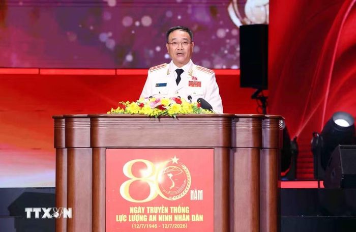 Thượng tướng Phạm Thế Tùng, Ủy viên Trung ương Đảng, Thứ trưởng Bộ Công an, Thủ trưởng Cơ quan An ninh điều tra đọc diễn văn tại Lễ kỷ niệm. (Ảnh: Phạm Kiên/TTXVN)