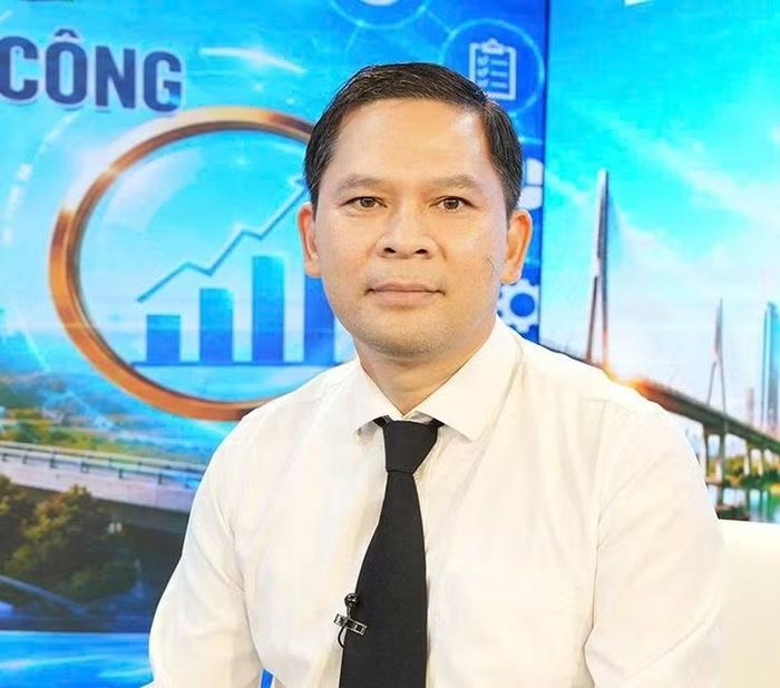 Ông Lại Xuân Nghị chỉ ra công tác giải phóng mặt bằng gặp nhiều khó khăn do thông tin, dữ liệu đất đai còn hạn chế trong quá trình chuyển đổi mô hình từ làng xã lên đô thị hiện đại. (Ảnh: KTNN/Vietnam+)
