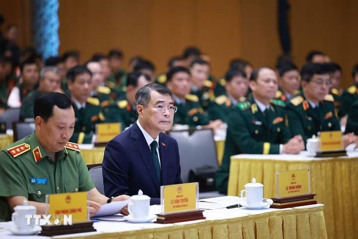 Thủ tướng Lê Minh Hưng dự Lễ tuyên dương Đoàn công tác Quân đội nhân dân Việt Nam và Công an Nhân dân Việt Nam hỗ trợ Venezuela khắc phục hậu quả động đất. (Ảnh: Dương Giang/TTXVN)