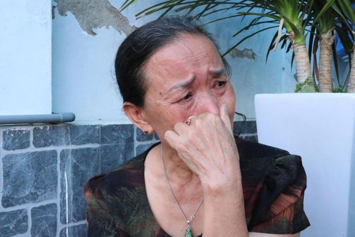 Bà Nguyễn Thị Thanh nghẹn ngào chia sẻ lại câu chuyện tìm kiếm liệt sĩ là anh trai Nguyễn Thanh Bình.