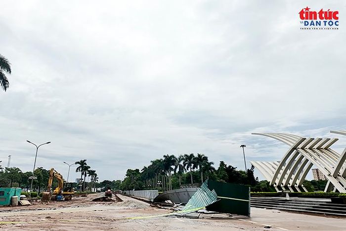 Các công trình tạm trong phạm vi dự án được tháo dỡ, giải phóng mặt bằng.