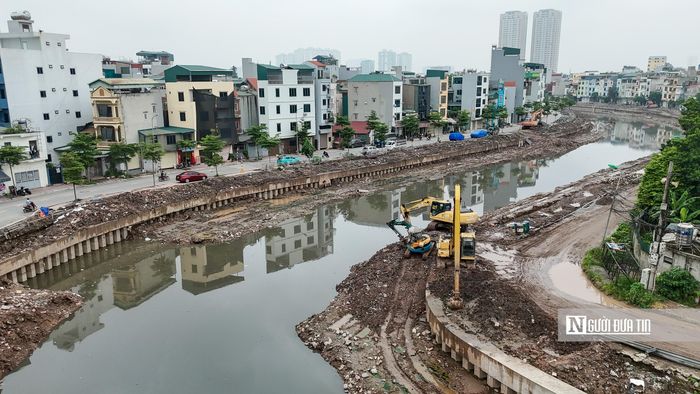 Thông tin từ Ban Quản lý dự án đầu tư xây dựng công trình hạ tầng kỹ thuật và nông nghiệp Hà Nội (Ban Nông nghiệp) cho biết, đến nay dự án đã cơ bản hoàn thành. Hiện đơn vị nhà thầu đang tiến hành hạng mục nạo vét, thanh thải.