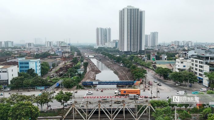 Đoạn còn lại dài khoảng 1,8km, nối từ Quốc lộ 1A về khu vực trạm bơm Yên Sở. 