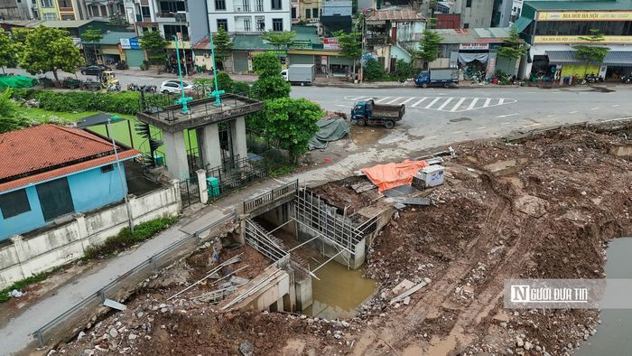 Đây là tuyến dẫn nước quan trọng của hệ thống thoát nước Hà Nội, tiếp nhận dòng chảy từ nhiều khu vực trước khi được bơm ra ngoài.