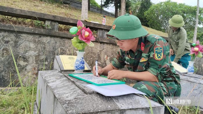 Lực lượng tham gia lấy mẫu được quán triệt đầy đủ quy trình chuyên môn, yêu cầu kỹ thuật và phân công cụ thể từng phần việc.